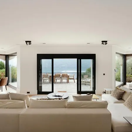 Splendid Propery - With Lovely Views Lenno